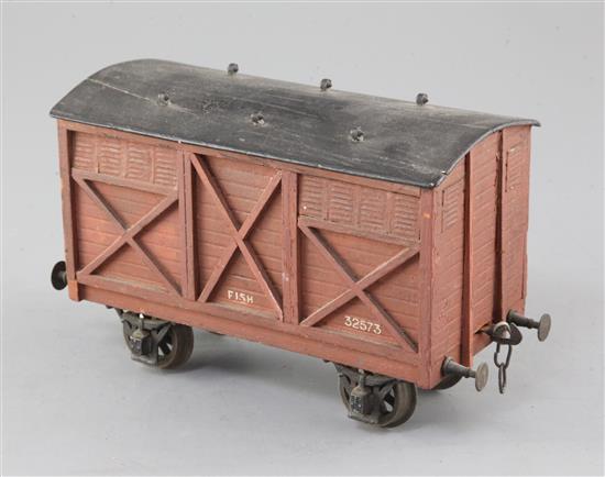 A Gauge 1 fish van, with link coupling, No 32573